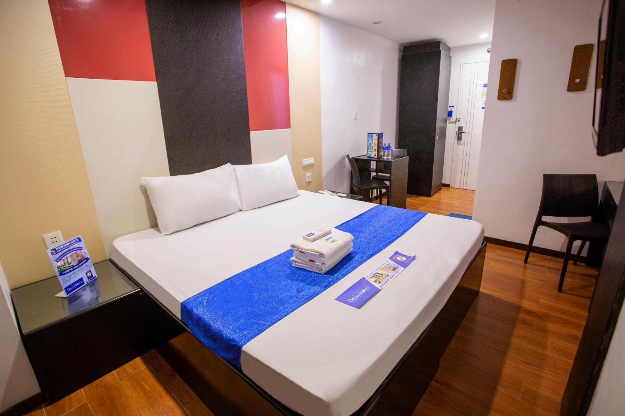 Hotel Dreamworld North Edsa 케손시티 외부 사진